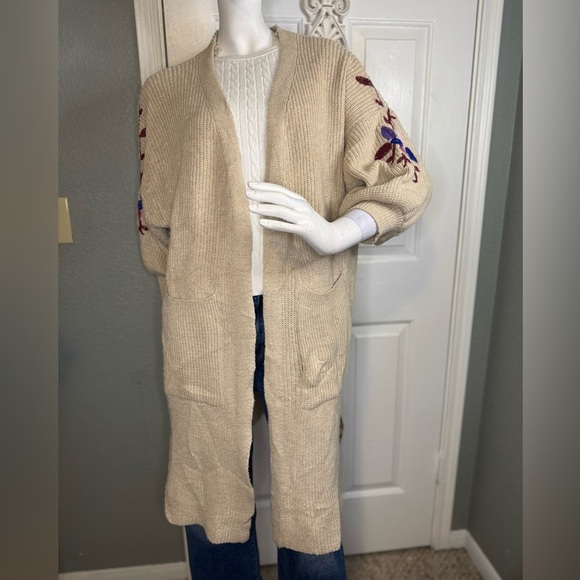 Knitted Long Cardigan Sweater Embroidered Flowers Chunky Size large. - Picture 1 of 11